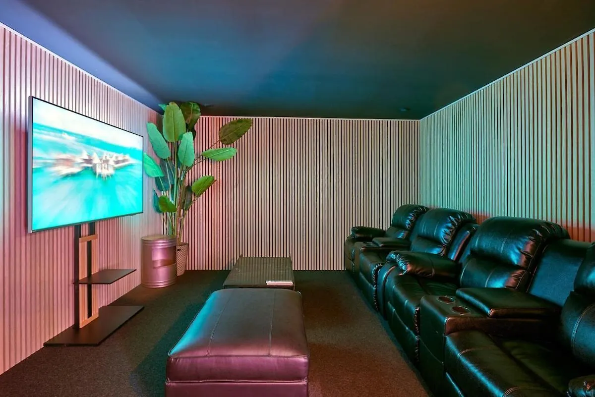 Loods Cinema - Florian Apartman Párizs