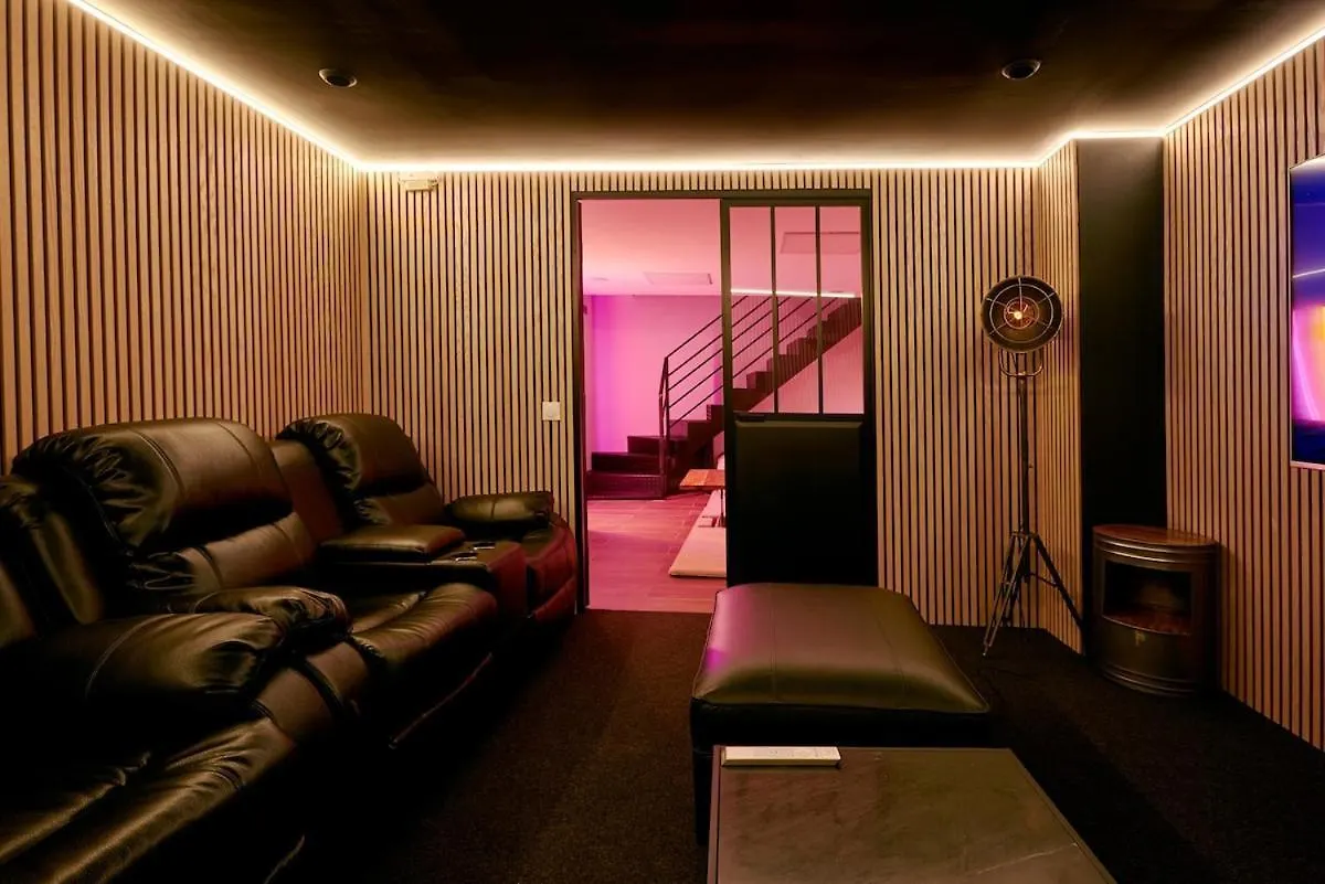 Loods Cinema - Florian Apartman Párizs